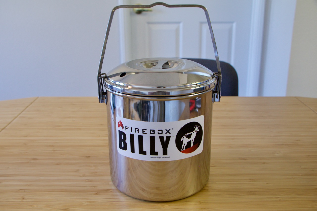 煮込み料理、オーブン料理、薫製もできちゃう！ビリー缶【Firebox：Billy Bush Pot】 – K&U カリフォルニアの暮らし